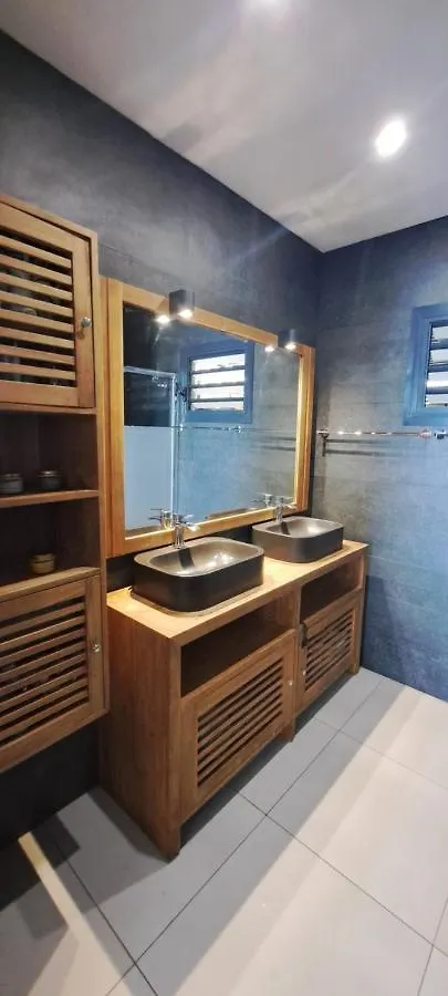 Apartamento Les Pieds Dans L'Eau Face A La Mer Des Caraibes Jacuzzi Sainte-Luce Trois-Rivieres Martinica
