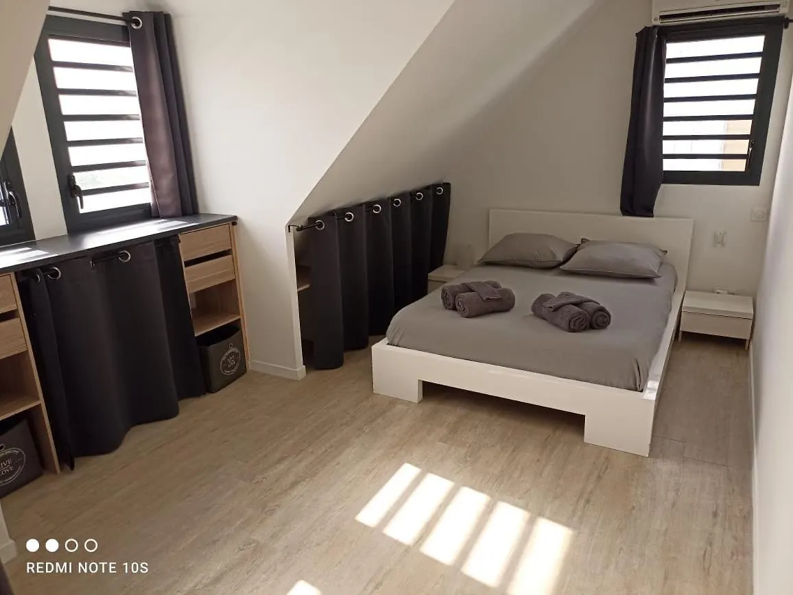 Apartamento Les Pieds Dans L'Eau Face A La Mer Des Caraibes Jacuzzi Sainte-Luce Trois-Rivieres